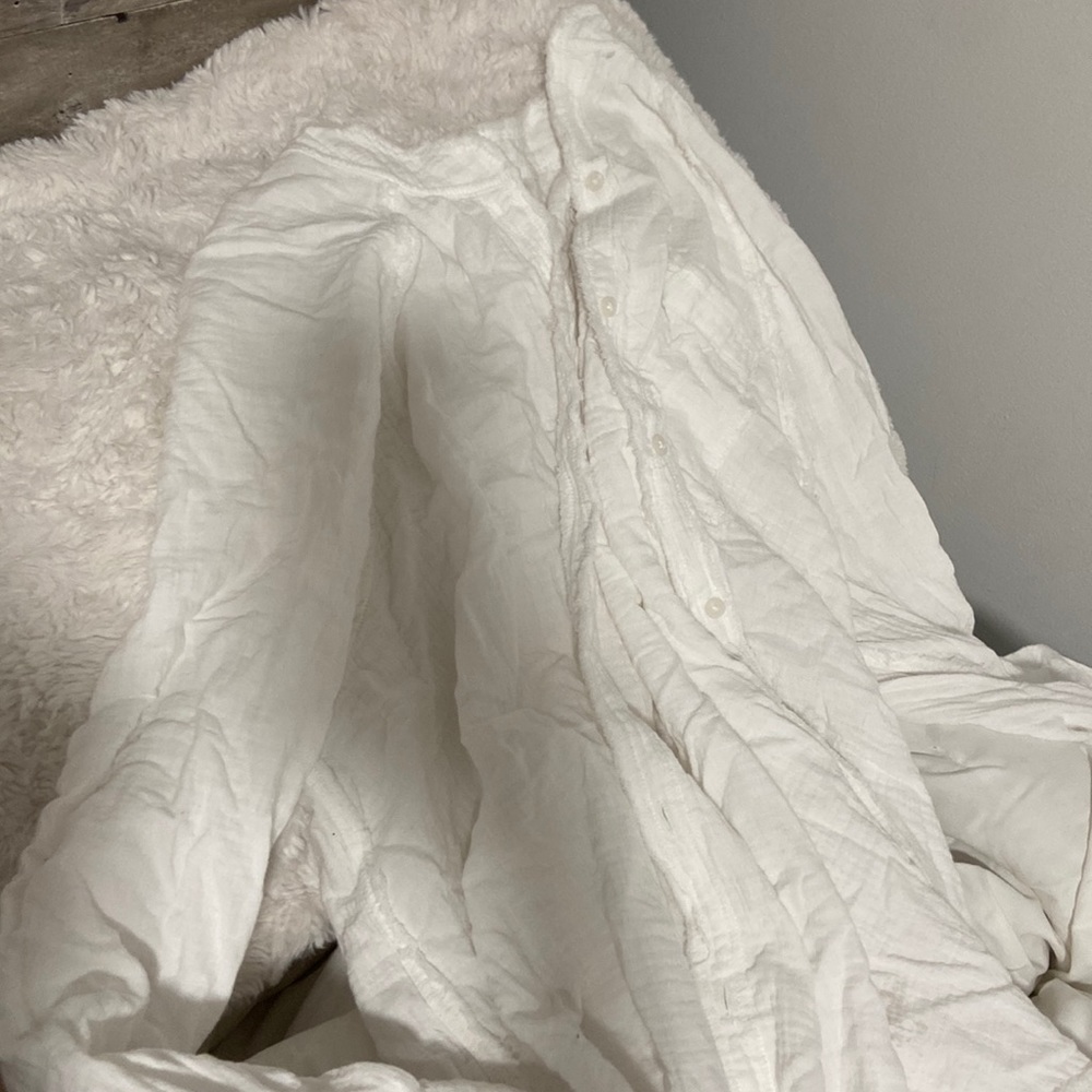 ADORABLE NEVER WORN AERIE COVERUP